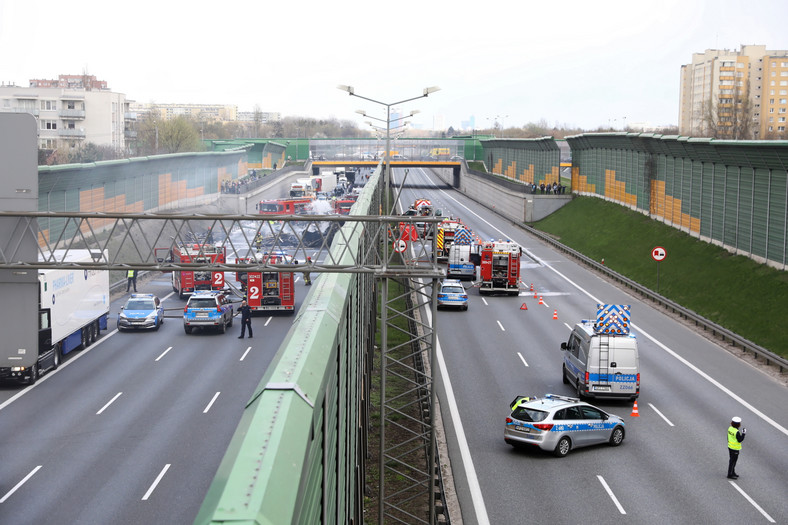 Wypadek na S8 w Warszawie