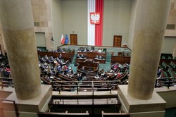 PiS zyskał na Polskim Ładzie [SONDAŻ]