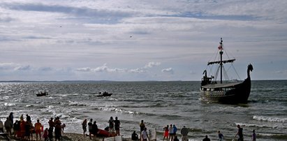 Statek z turystami utknął na mieliźnie w Międzyzdrojach