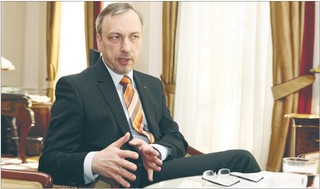 Zdrojewski: Trzeba zdjąć prawny gorset