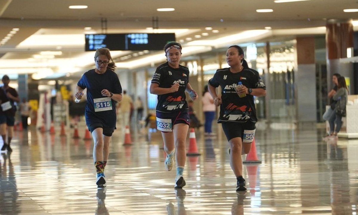 Maratony w klimatyzowanych centrach handlowych. Tak radzą sobie z upałami