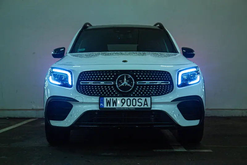 Mercedes GLB w podstawowej konfiguracji kosztuje około 160 tysięcy złotych