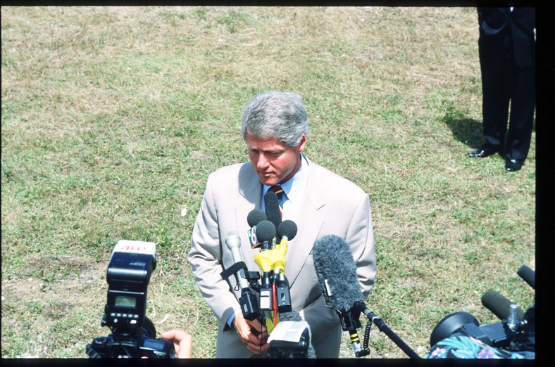 Bill Clinton nie przyznał się do molestowania Pauli Jones