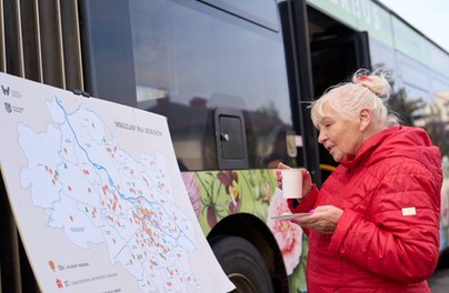 Silverbus wspomógł seniorów. Spotkania, porady, wspólna kawa