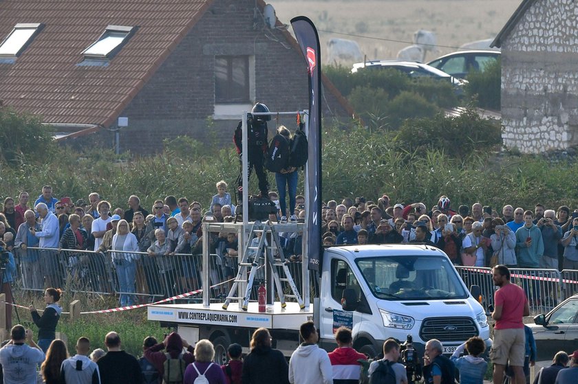 Franky Zapata przeleciał na flyboardzie nad kanałem La Manche