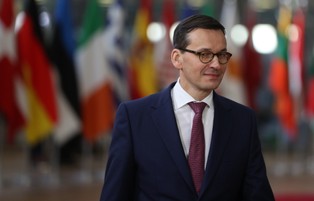 Morawiecki o aferze KNF: "W krótkim tempie dojdzie do wyjaśnienia sytuacji"