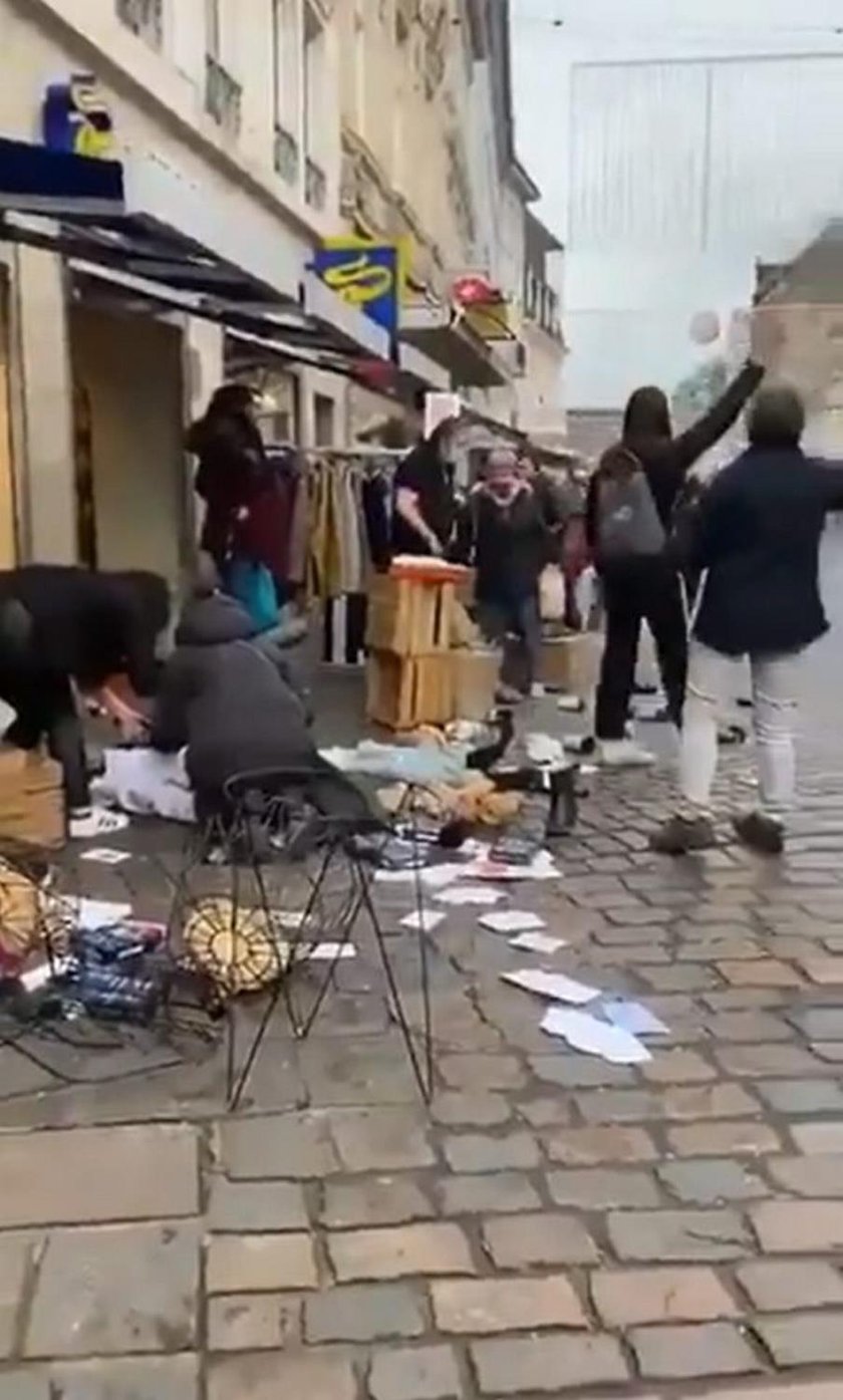 Samochód wjechał w pieszych