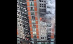 Pożar w 19-piętrowym budynku mieszkalnym w Londynie [WIDEO]