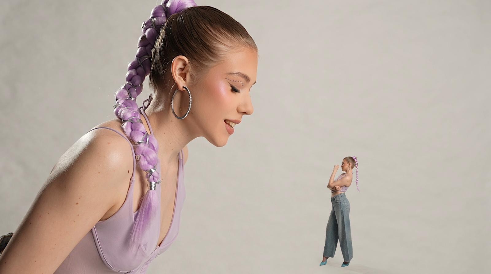 Emma Llure vydáva nový singel PO TME 