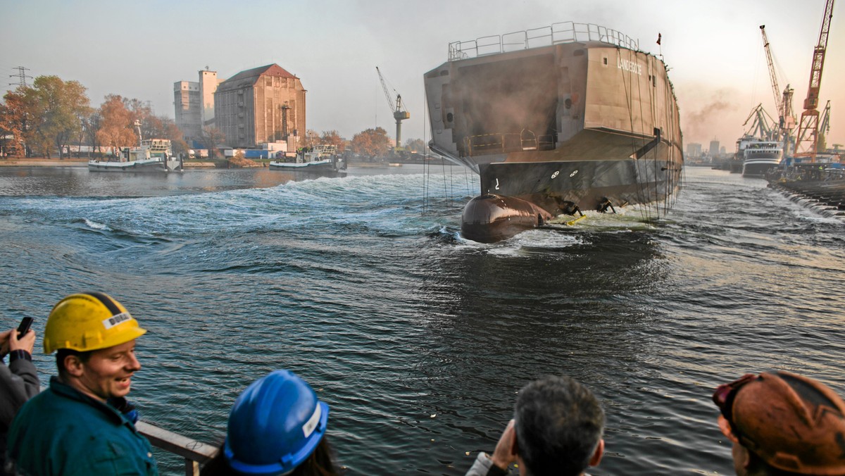 Stocznia Remontowa Shipbuilding SA w Gdańsku podpisała kontrakt o wartości 0,5 mld zł na budowę specjalistycznych statków przeznaczonych do układania i konserwacji kabli podmorskich. Zamówił je norweski operator floty obsługującej morski przemysł wydobywczy.