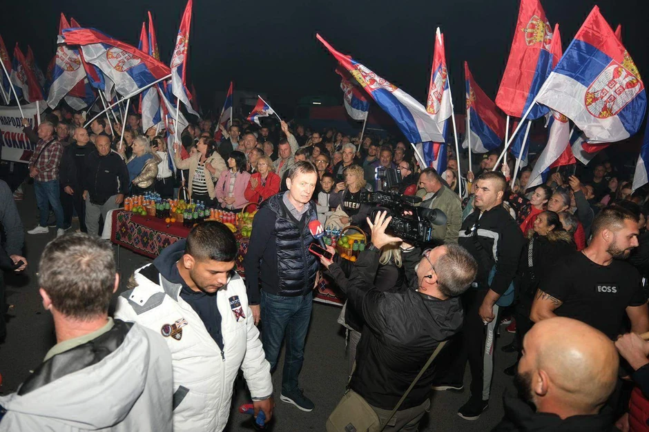 Darko Glišić dočekao Srbe sa KiM u Ljigu