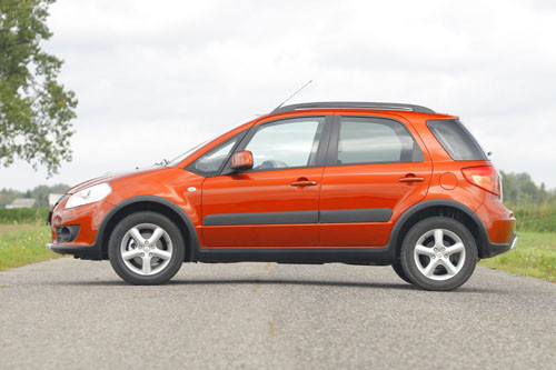 Suzuki SX4 1.6 GS - Uzdolniony kompakt