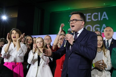 'Mamy wątpliwości'. Szymon Hołownia niespodziewanie nt. babciowego