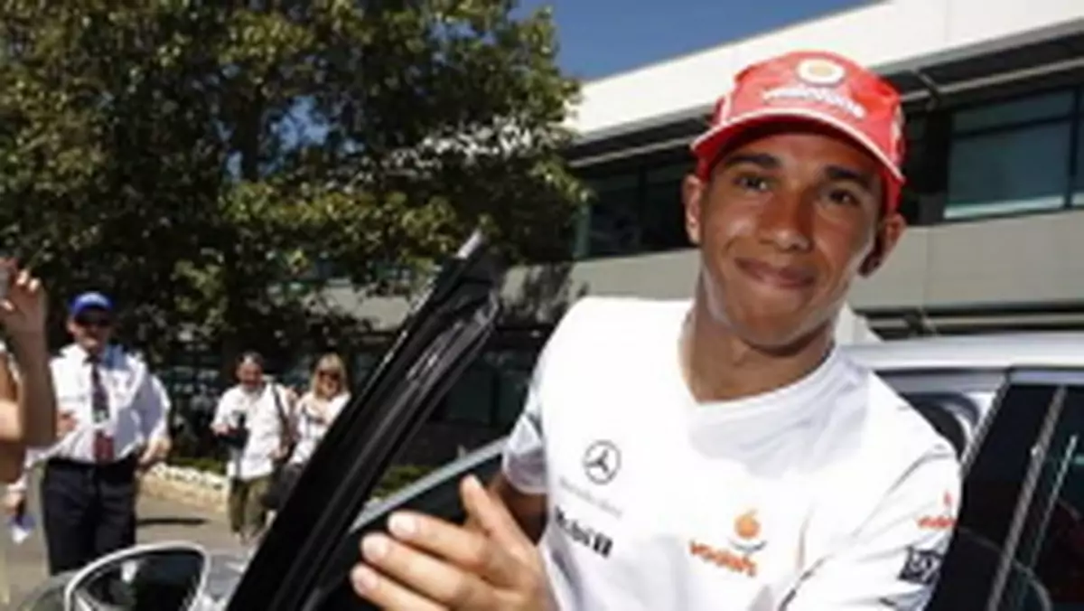 Grand Prix Malezji 2008: kierowcy McLarena ukarani, Kubica z czwartego pola