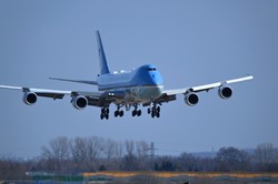 Samolot z prezydentem USA wyruszył z Rzeszowa do Warszawy