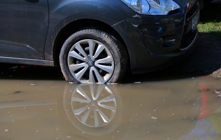 Parkowanie na ul. Wólczańskiej w Łodzi to poważne wyzwanie