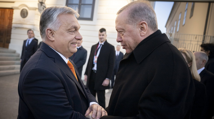 Orbán Viktor kormányfő fogadja Recep Tayyip Erdogan török elnököt a Karmelita kolostornál / Fotó: MTI/Miniszterelnöki Sajtóiroda / Benko Vivien Cher