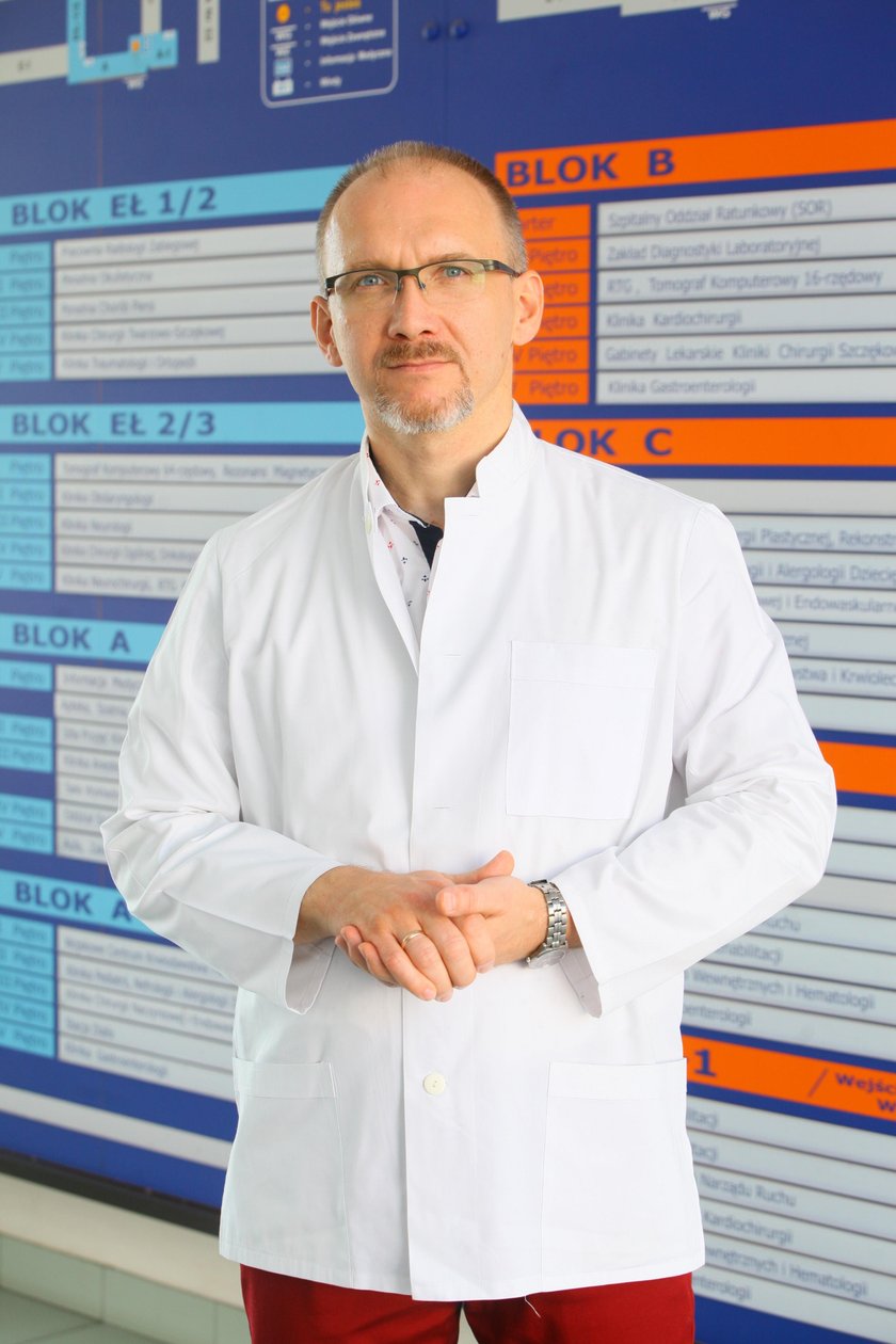 dr n. med. Piotr Dąbrowiecki (47 l.), specjalista chorób wewnetrznych