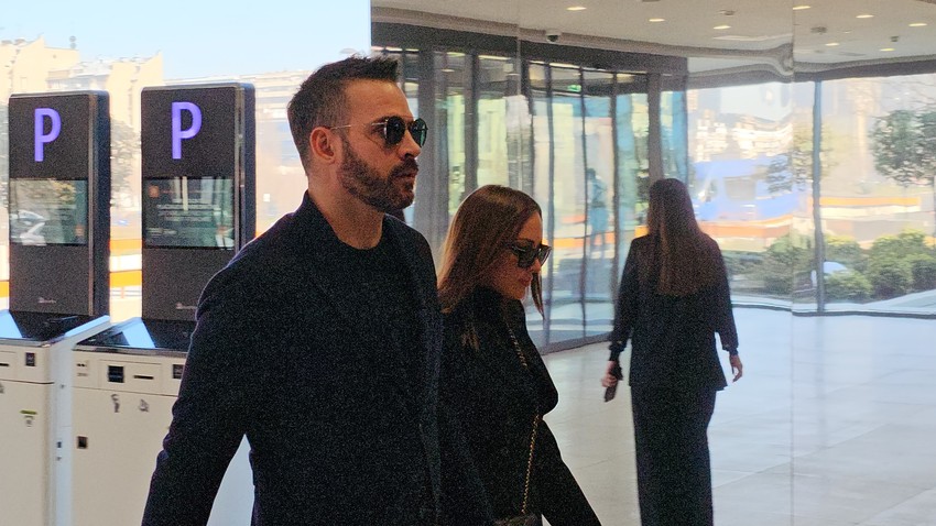 Trudna Aleksandra Prijović i Filip Živojinović na komemoraciji Saše Popovića