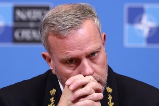 Adm. Bauer: Każde państwo musi samo podjąć decyzję o dostarczenia czołgów Ukrainie