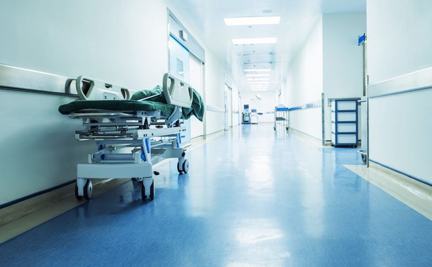 Przed zmianą przepisów, placówki medyczne, w tym szpitale tworzące system Podstawowego Szpitalnego Zabezpieczenia świadczeń zdrowotnych, mogły rozliczyć umowy z 2020 roku do końca czerwca 2021 roku.
