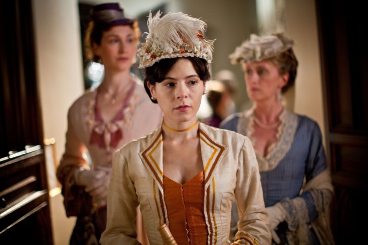 Elaine Cassidy w serialu 'Wszystko dla pań'