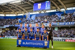 Awaryjne lądowanie samolotu z piłkarzami IFK Goeteborg. Powodem napompowane piłki