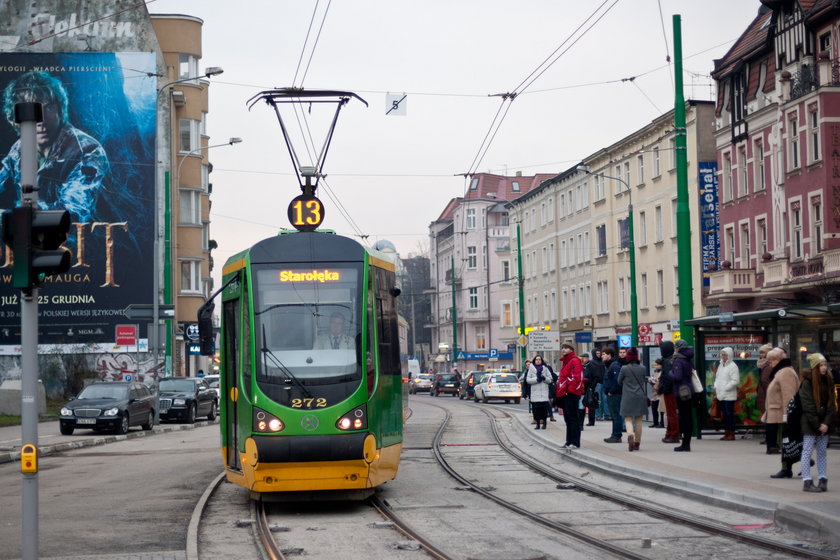 Tramwaj na ulicy Dąbrowskiego