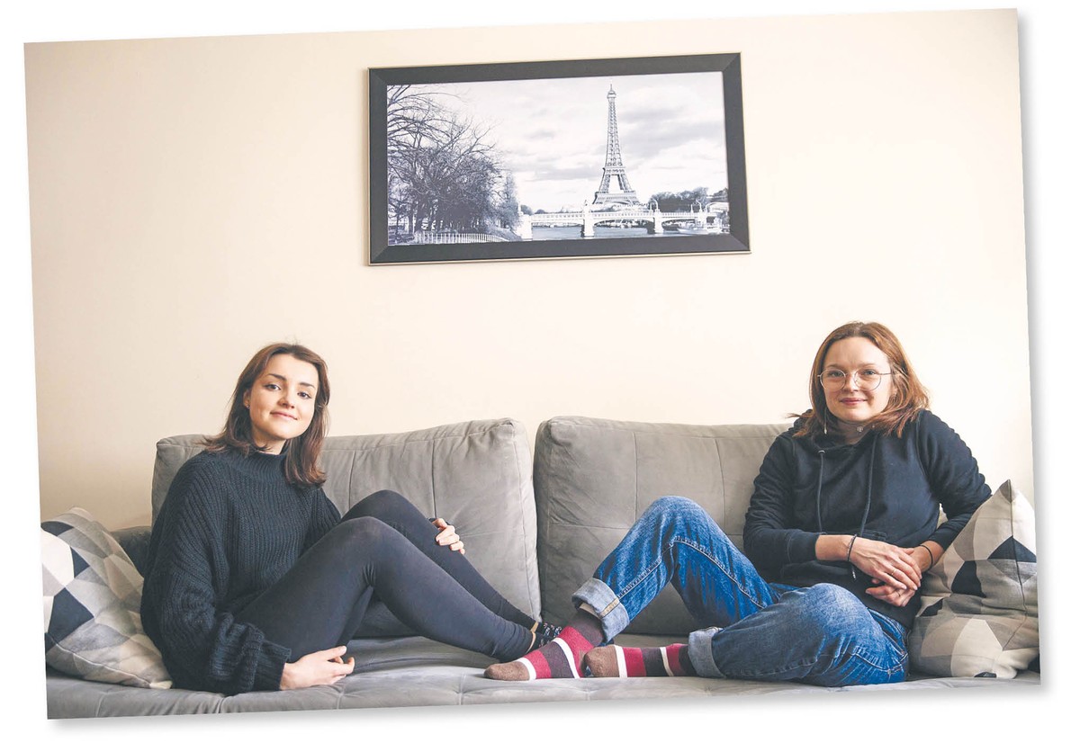 Bogna Kuk uczennica, współautorka książki „Kiedy cierpisz na zaburzenia odżywiania”, Katarzyna Gaber psycholożka, współautorka książki „Kiedy cierpisz na zaburzenia odżywiania”