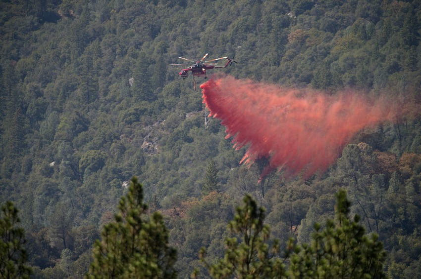 I helikopteri pomažu u neutralizovanju požara