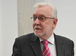 Szukając winnych katastrofy, nie straszmy trybunałem