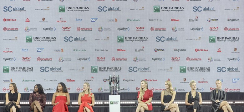 Tenisistki efektownie zaprezentowały się na gali przed WTA Finals. W takich strojach na korcie ich nie zobaczysz [FOTO]