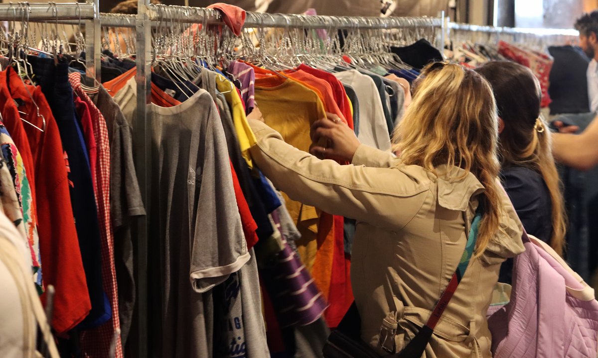 Te cztery kolory dodają lat. Cera wygląda na szarą i zmęczoną