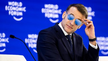 macron w davos: jesteśmy przywiązani do suwerenności narodów i karty n