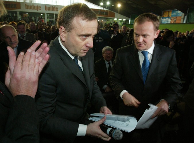 Grzegorz Schetyna i Donald Tusk na konwencji samorządowej PO w marcu 2006 roku