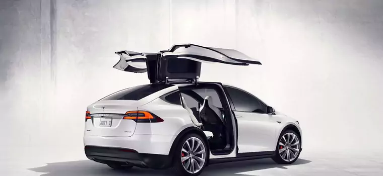 Tesla uruchamia program naprawy. Obejmuje blisko 10 tys. Modeli X i Y