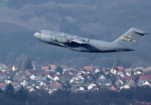 Američki avion poleće iz baze Ramštajn u Nemačkoj 9. marta