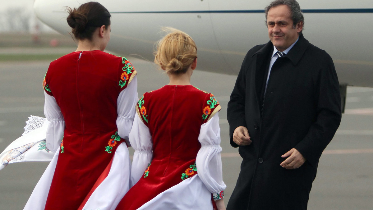 Prezydent UEFA, Michel Platini w drugim dniu swojej wizyty na Ukrainie odwiedził Charków, czyli kolejne z miast przygotowujących się do organizacji Euro 2012. Francuz był bardzo zadowolony z postępu wykonywanych tam inwestycji.