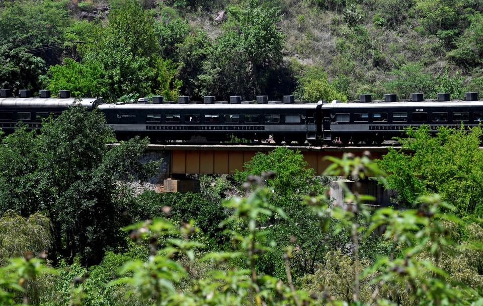 Meksykański pociąg "El Chepe" — jedna z najwspanialszych tras kolejowych na świecie