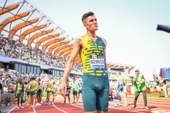 Jakob Ingebrigtsen wygrał 'milę piwną' i rozpoczął... wieczór kawalerski