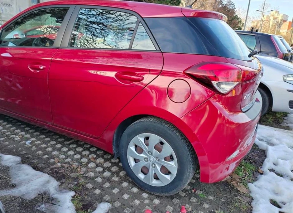 izgrebani automobili na Vidikovcu