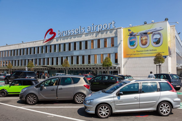 Lotnisko w Brukseli wznawia pracę po zamachach. W niedzielę trzy loty