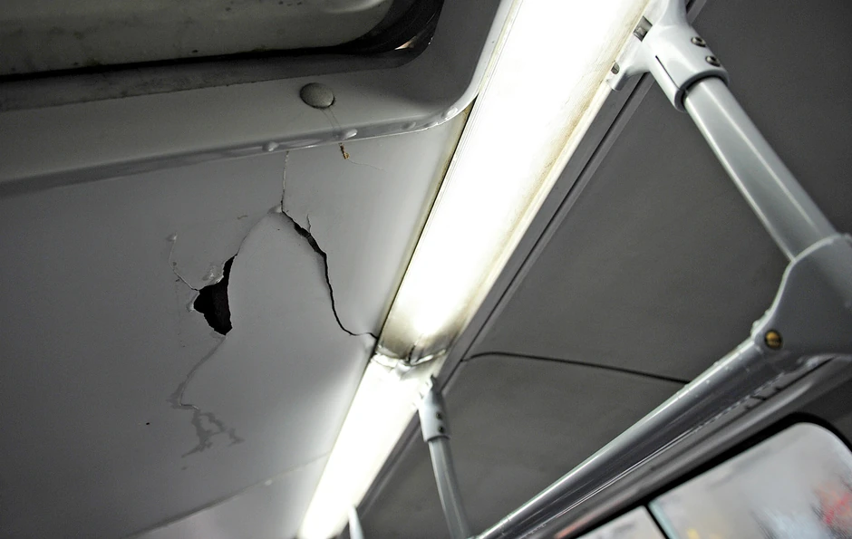 Voda ulazila i kroz rupe u krovu