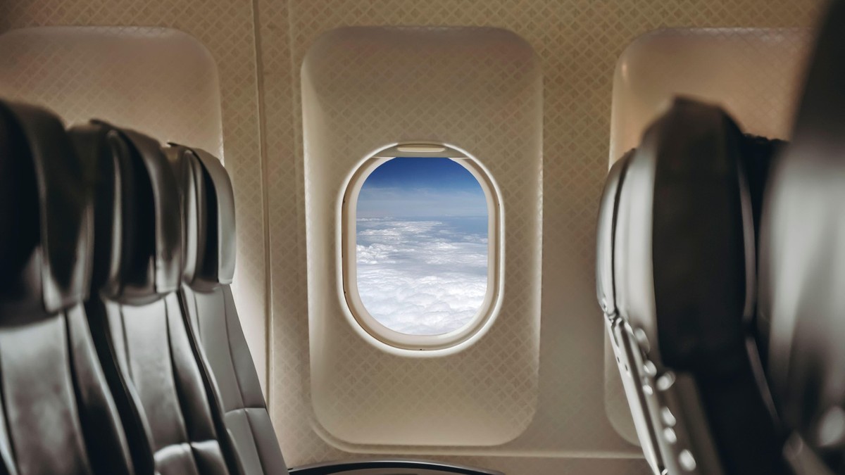 prozor u avionu