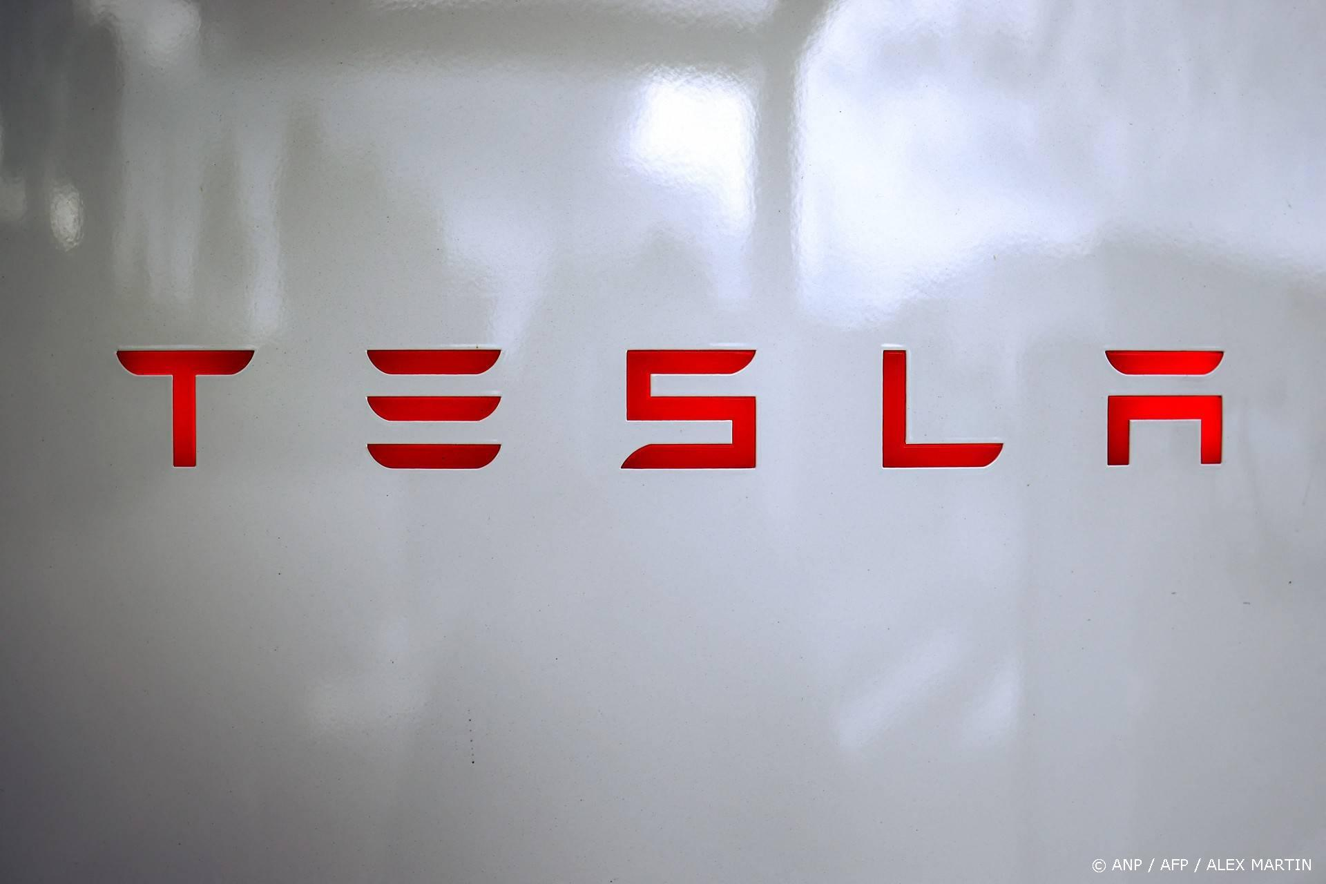 Tesla moet 285 miljoen euro betalen na dodelijk Autopilot-ongeluk