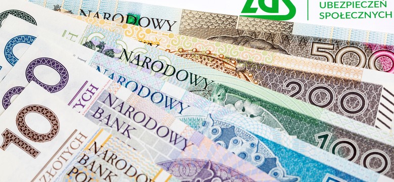 Zwolnienie z pracy z powodu siły wyższej. Komu i jak długo przysługuje? Ile wyniesie wynagrodzenie pracownika?