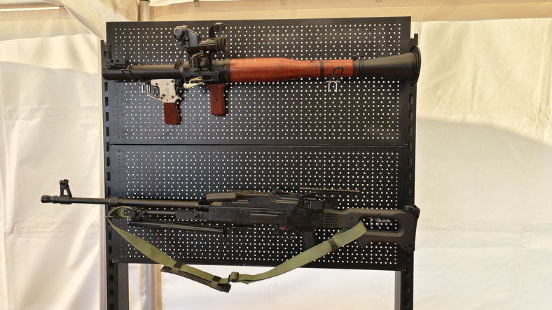 Granatnik RPG-7 i karabin maszynowy 7,62 mm PK