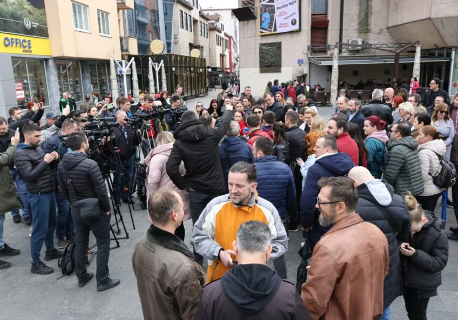 protest-podrska-nikola-moraca-2-872x610