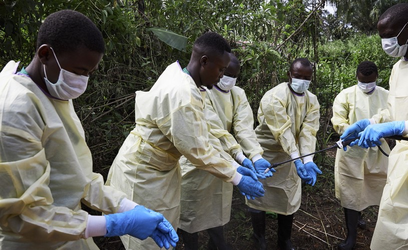 FALA EPIDEMICZNA WIRUSA EBOLA W AFRYCE