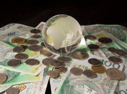 Długi przygniatają Polaków